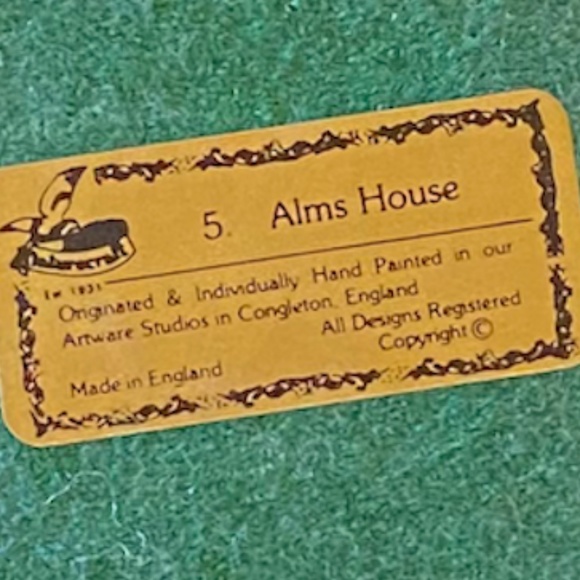 Vintage Naturecraft Figurine Alms House #5 by Peter Tomlins 1985 - Picture 9 of 9